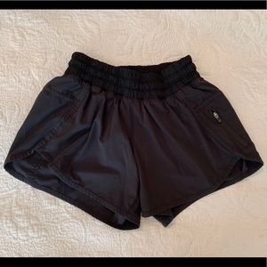 Lululemon Tracker Shorts V 4”